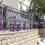 أغان بنسيون